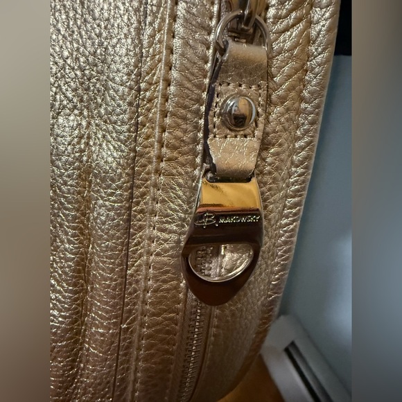 B Makowsky Metallic Gold Leather Crossbody Bag with free bag Scarf! NWOT - Picture 3 of 9